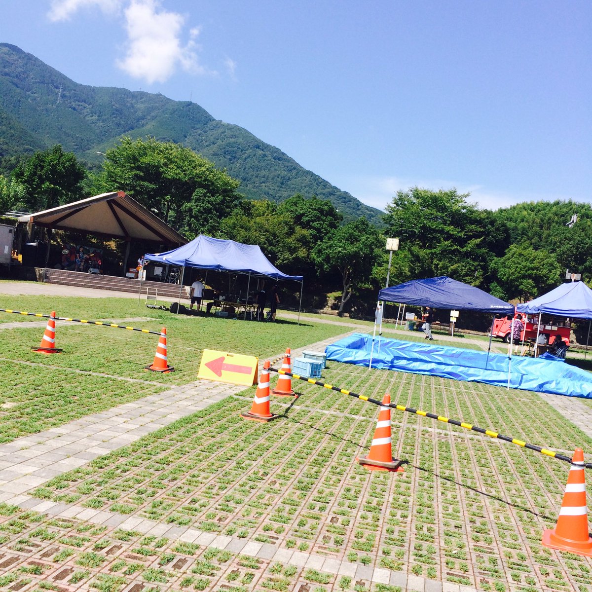 2thewknd's tweet photo. 8/13 (日)
@ たこぱー！！
Start/ 11:00-
Ticket/ フリーライブ　Free Admission
Address/ 愛媛県 喜多郡内子町平岡甲185番地1
0893-43-1221 https://t.co/jHNM3sS0jG