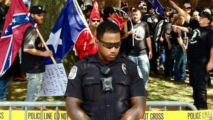 shari_ballard's tweet photo. I don't know your name, but I was moved to tears by you today. In a sea of evil, good shines through. #HERO https://t.co/bvm827jaJS