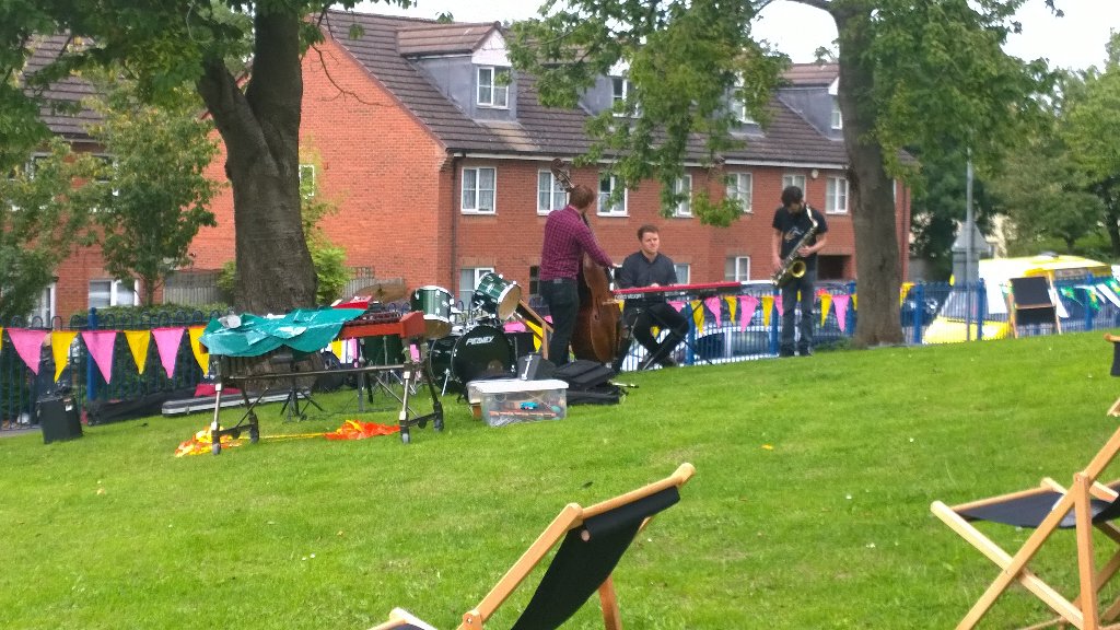 _Streetestra's tweet photo. Charlie Bates Trio perform while @streetestra prepare their Arts Awards reviews and get faces painted for procession https://t.co/RF5lICU6qb