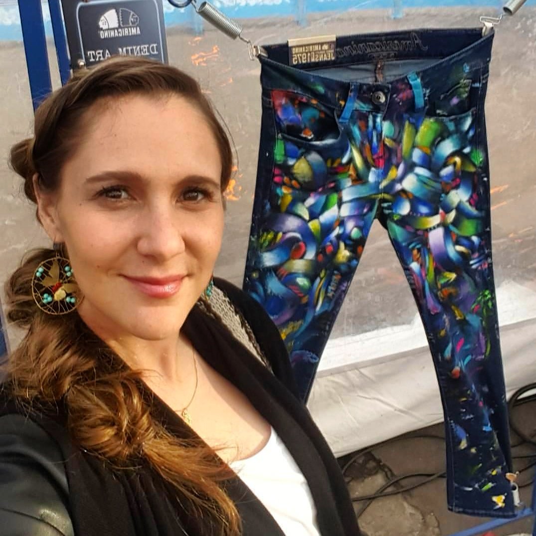 Arte_Calderon's tweet photo. En el museo de arte de Bogotá exponiendo mis jeans con @AMERICANINO #Denimvasion #MAMBOAlive https://t.co/RKMIs3Yx7z