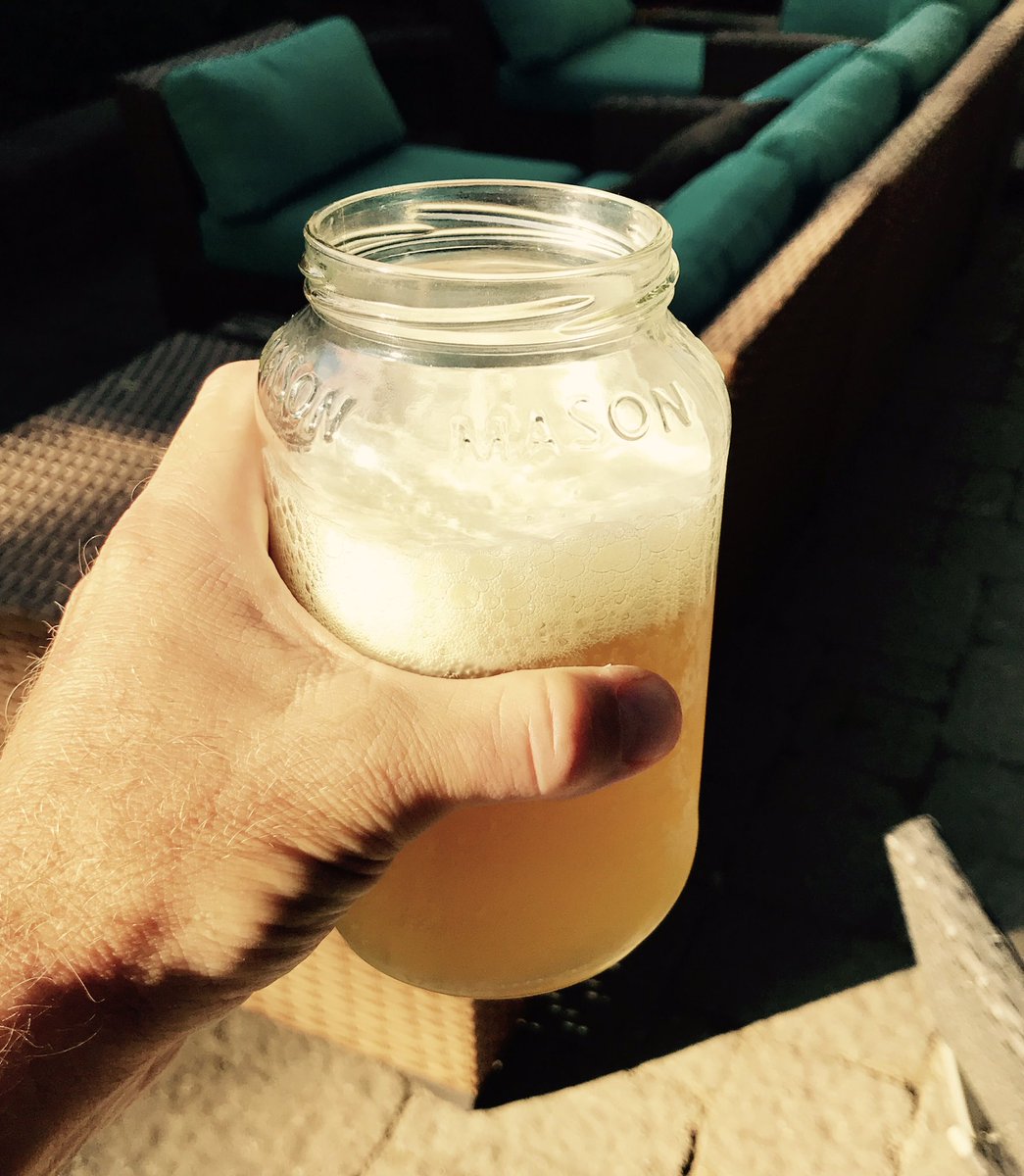 breweryrides's tweet photo. It's a beautilicious #summer day time for a #CraftBeer from #local #Chicago #craftbreweries #GoodLife #cheers https://t.co/Xno6hqhZtx