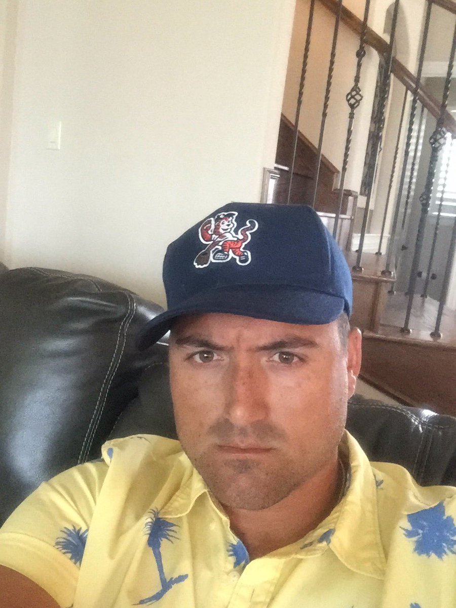 BBBurruss's tweet photo. Reppin' my boy @CLance06 and those @thecttigers way down here in the DFW Texas.
#PitchesBeCray
#58OnHisBack
#90PlusOnTheGun https://t.co/IgVQfris7I