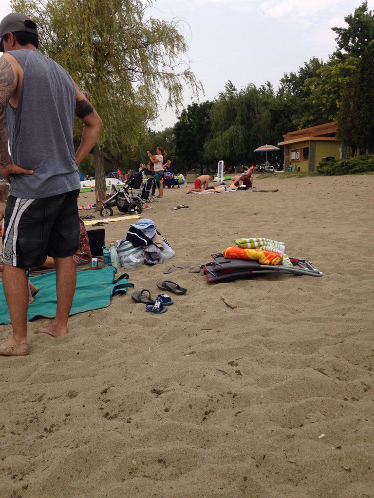 MilsyX2's tweet photo. Finish the day up with a trip to the beach. #sleepgoodtonight https://t.co/sKrY9S7g51