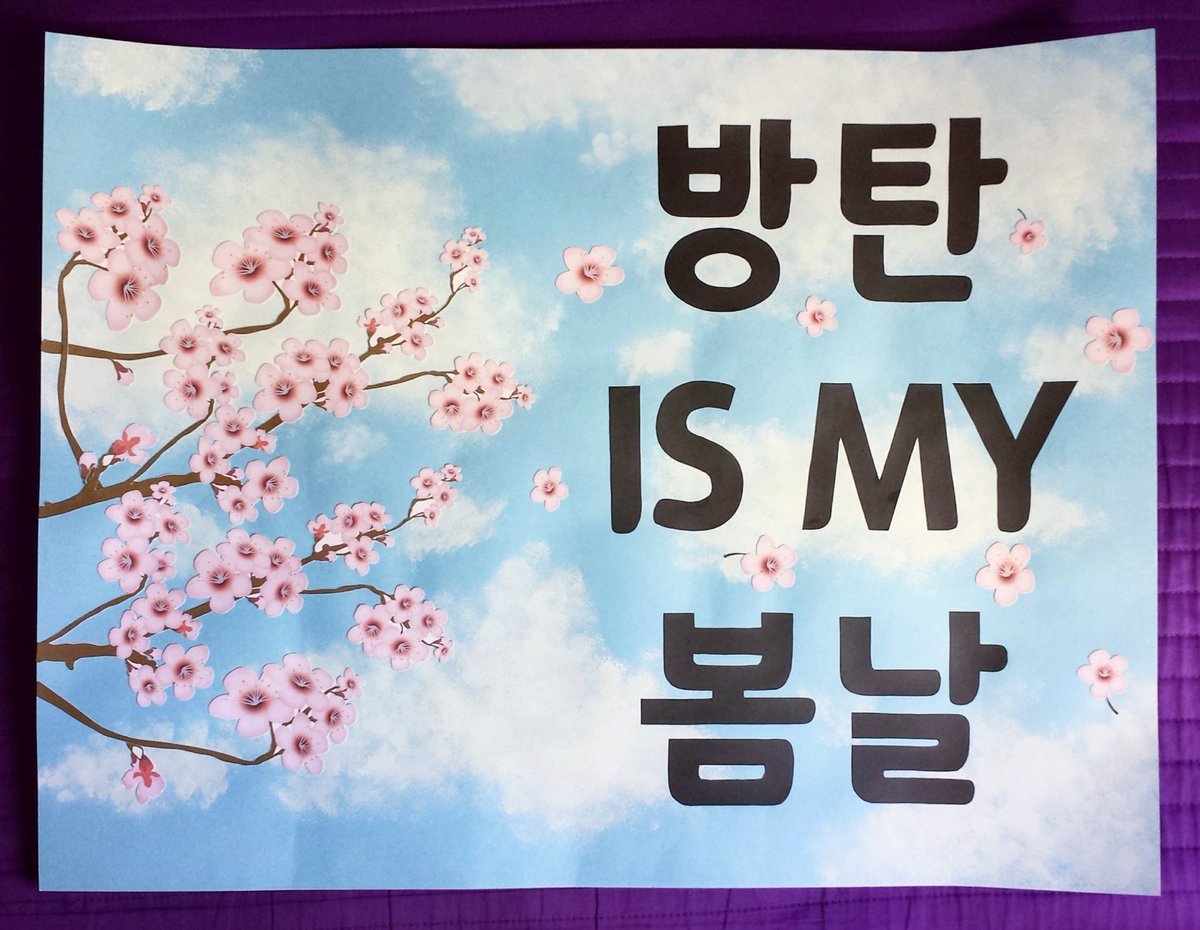 minsis15's tweet photo. Remembering the best day of my life with the placards @daifer_11 &amp; I made 💜💜💜 #wingstour #5monthsago #방탄소년단 #아미 #alwaysandforever @BTS_twt https://t.co/8NDRJAMtFi