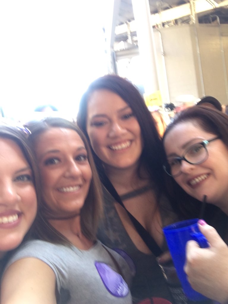 Thanks <a href="/RemyRadio/">Remy 🎙</a> for the backstage passes 😘😘😘😘