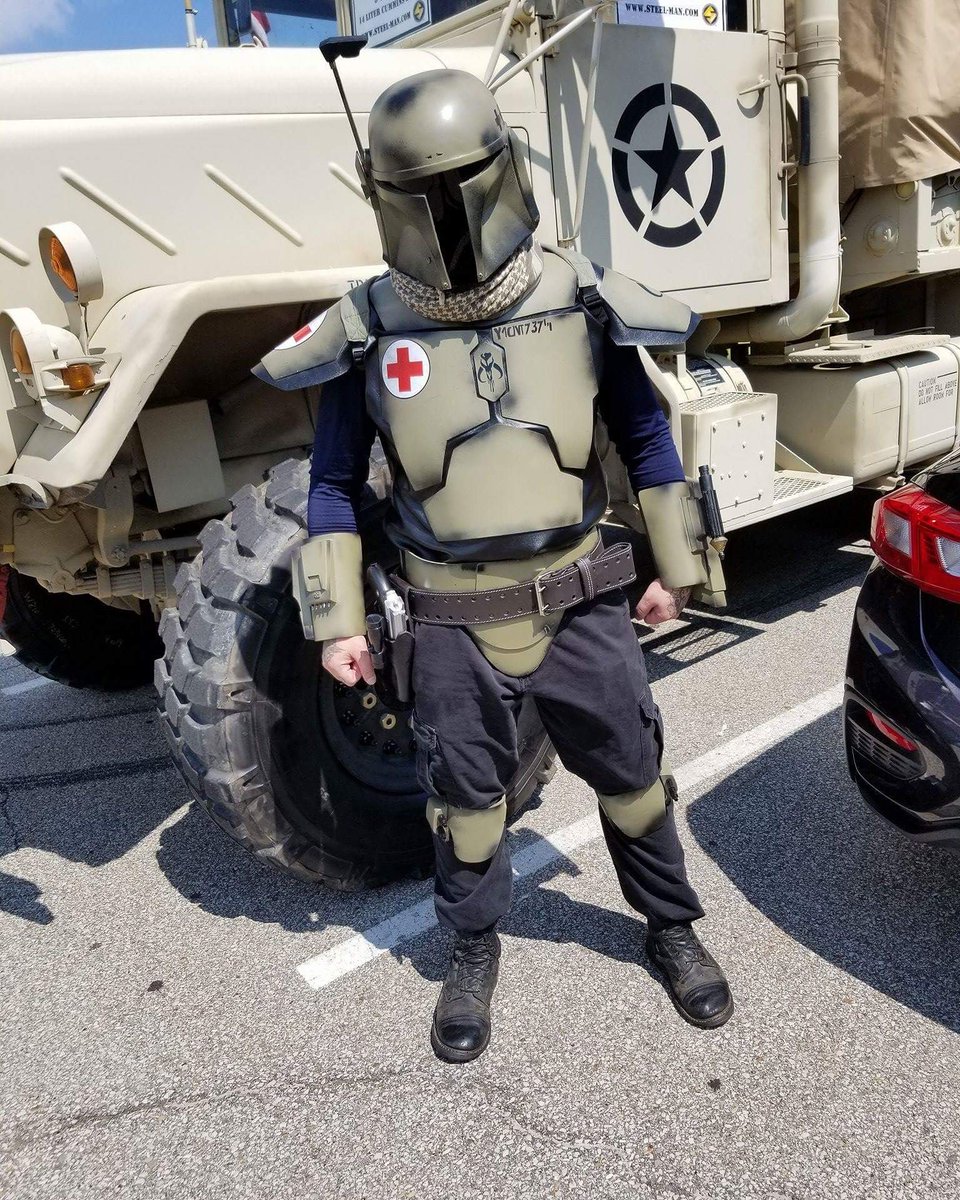 SpikeBowan's tweet photo. At #steelcitycon #StarWars #cosplay #Mandalorian #viper3rc https://t.co/spke220g8K
