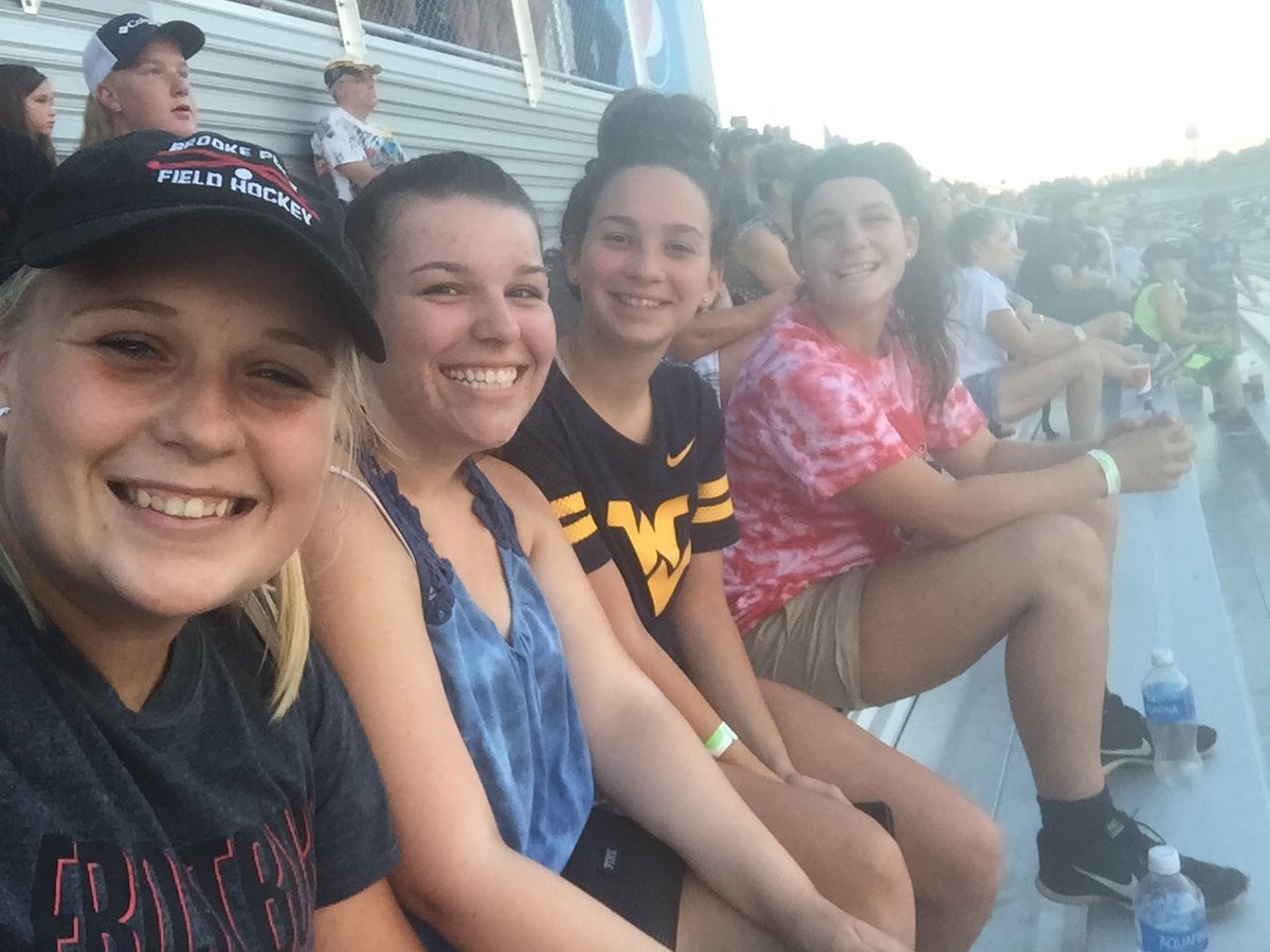 SierraSmizer's tweet photo. Ready to cheer on zac and the rest of the u cars .go #11 @DominionRaceway https://t.co/Yj5mUt5nlB