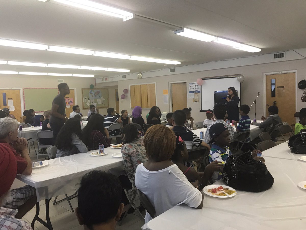 rubysahotalib's tweet photo. Great meeting more Brampton North students hired through #CanadaSummerJobs at the Brampton Chinese Baptist Church's Iskaashiga banquet! https://t.co/Lrk5UNFzDy