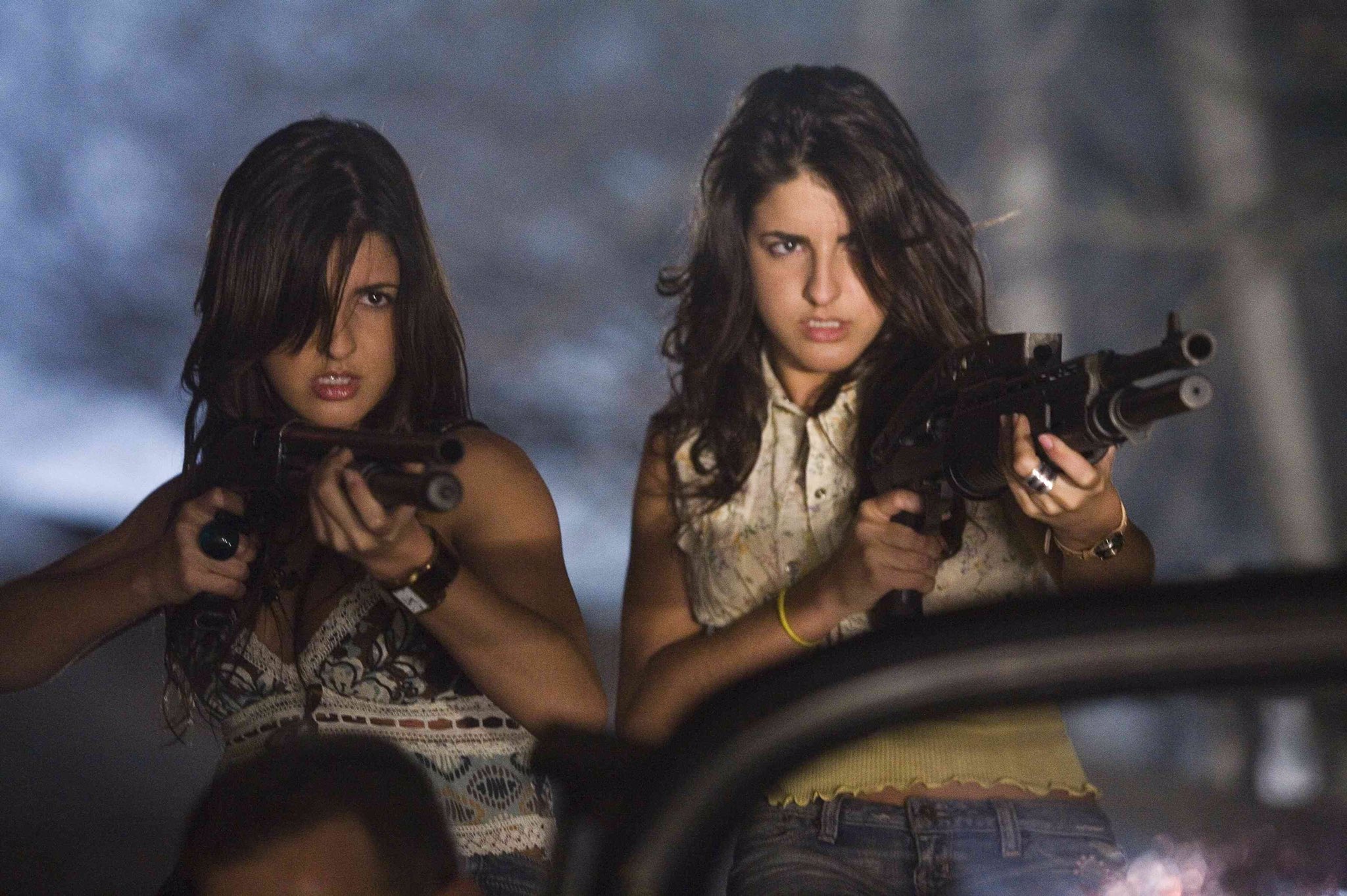     We wish a very happy birthday to Electra & Elise Avellán! ¡Feliz cumpleaños 