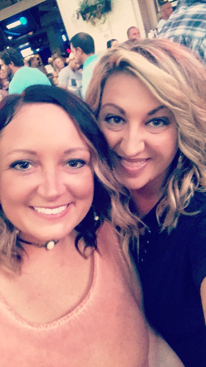 whit089's tweet photo. Ready for some @ChaseRiceMusic #4thstreetlive https://t.co/kxMXc7TBDS