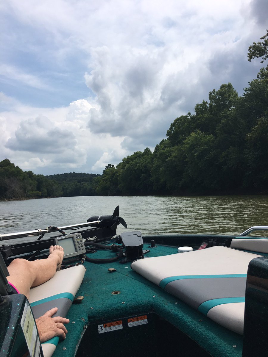admoor3_'s tweet photo. Today, much needed boat time! #kentucky #KYborn&raised #blessed โ๏ธ๐ค๐ฆ #greenriver https://t.co/7iXILPOnZf