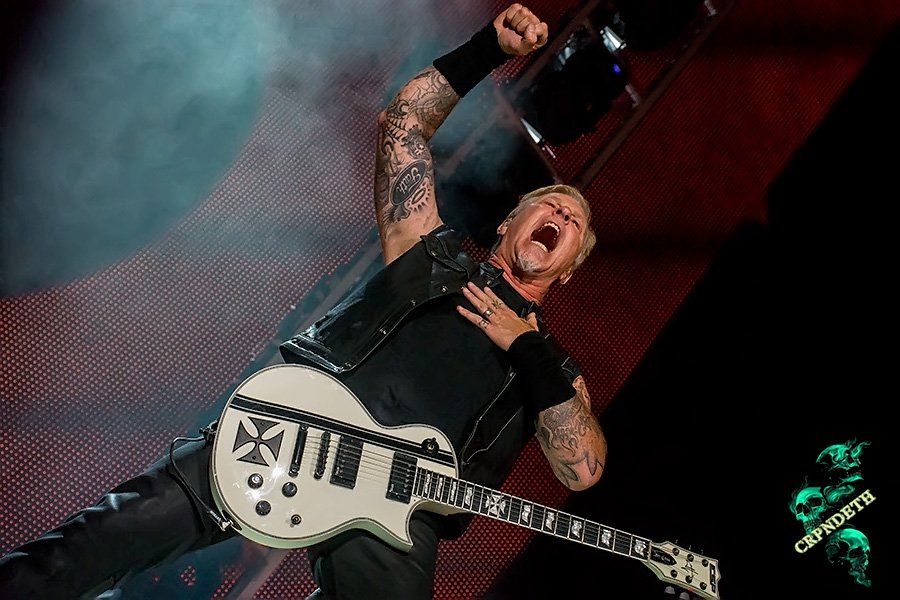 crpndeth's tweet photo. @Papa_Het @Metallica #MetInPhoenix @KNAC James / 08-04-17 / Phoenix
© @crpndeth https://t.co/vtnqCIldvT