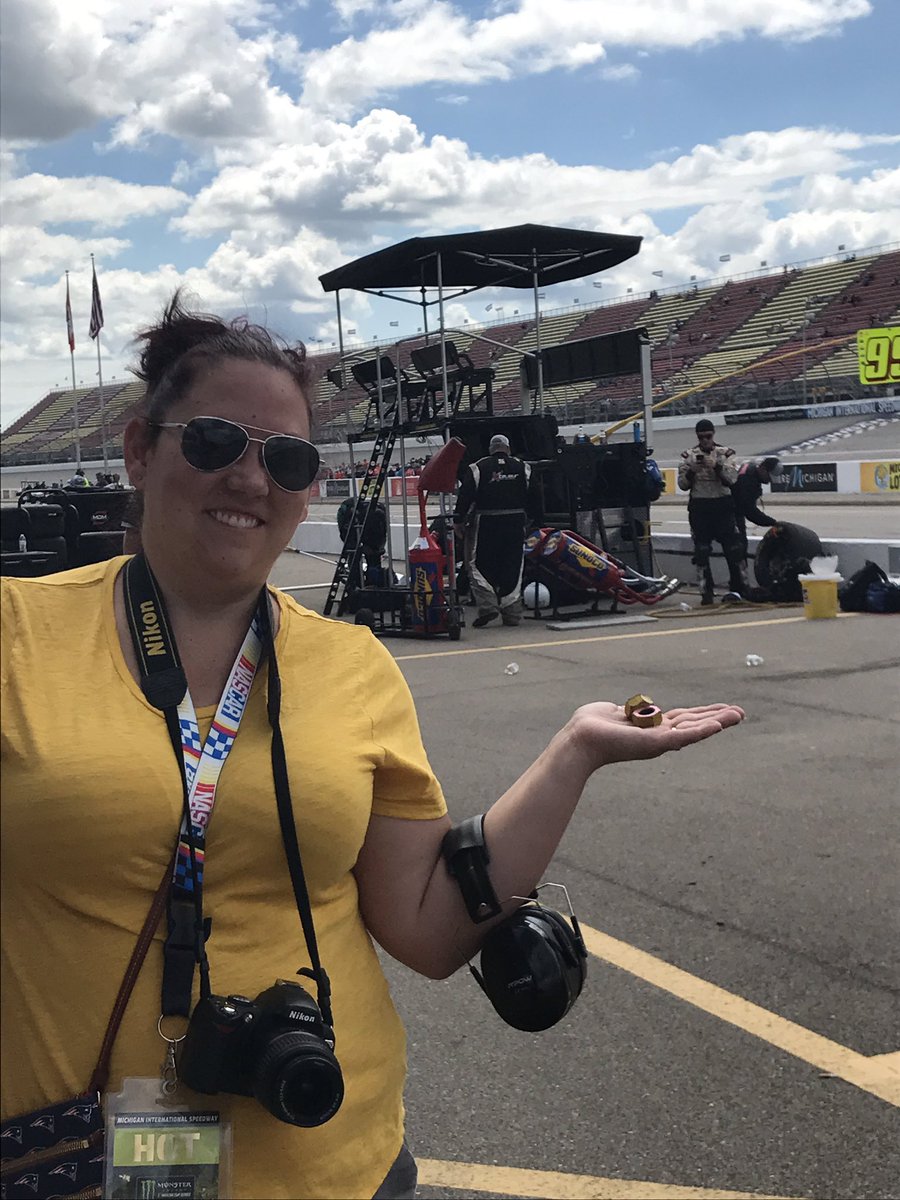 KrisP8086's tweet photo. I got Bubba's nuts!!! #LTiPrinting200 #1stPlace #DKBucketList @DraftKings @Bullseye65 @BubbaWallace #NCWTS https://t.co/bBlQFIDLLy