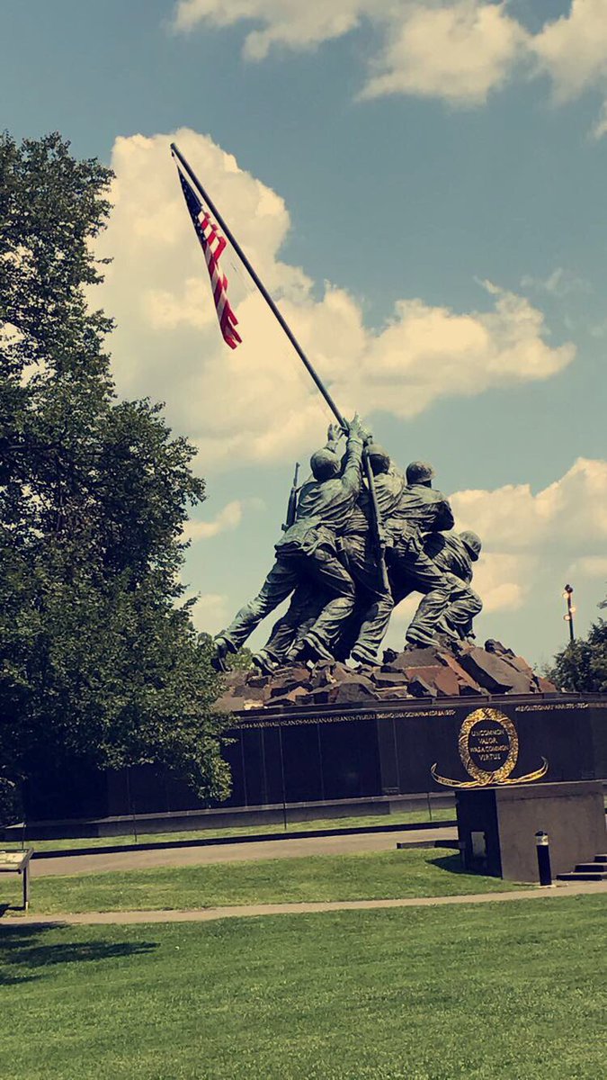 daidree_b's tweet photo. I want to go back to DC! 😩 It was so much fun! ❤️ https://t.co/xJk2ZUvAuR