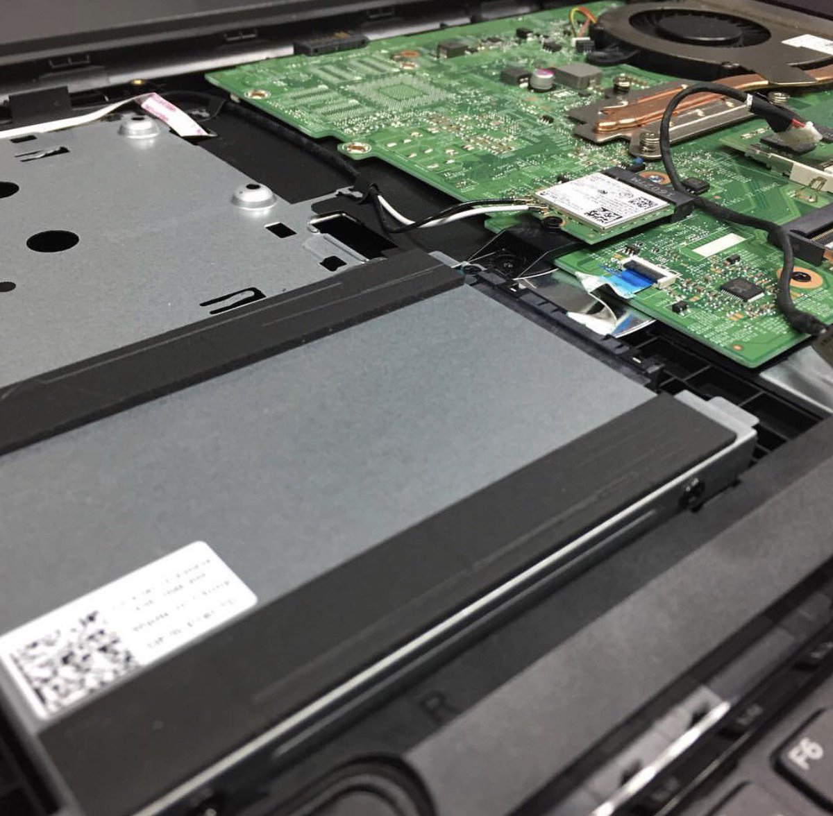 fixspotcomputer's tweet photo. This one had a damaged charging port . Laptop repairs are always fun ! #laptoprepairs #fixspotcomputer https://t.co/PJzXF0oGLY