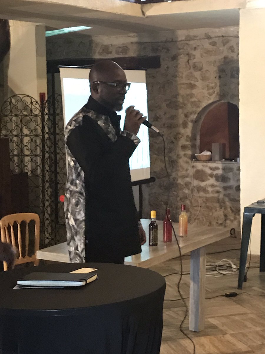 HiLABZ's tweet photo. #LAfriqueQuiSeBouge.C'était ce Samedi a Limours Avec des jeunes entrepreneurs Africains mais Aussi Antillais #epefa #divouba #RebrandAfrica https://t.co/RZquv6WQvL
