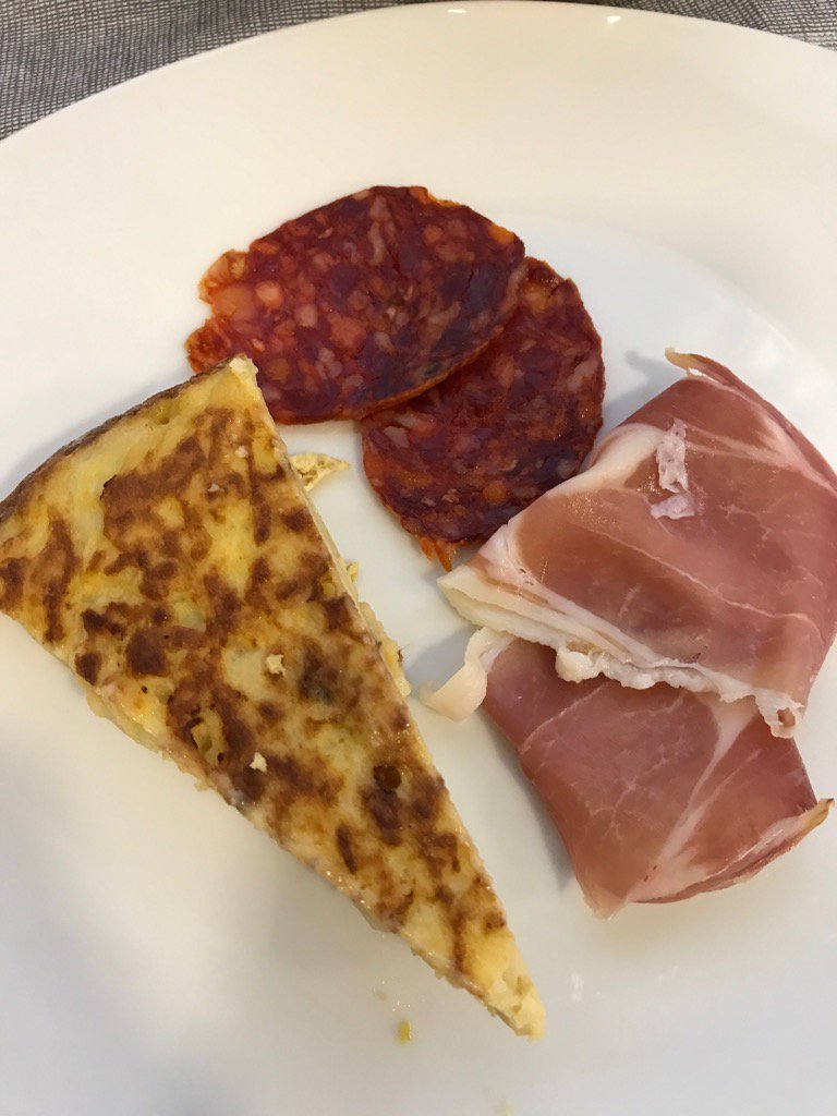 realswiftandy's tweet photo. Spanish tortilla, jamón serrano, and chorizo. Proper #Madrid breakfast. #DallasCupAS #DCAllStars https://t.co/LdKA48uqEi