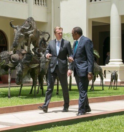borgebrende's tweet photo. Congrat @UKenyatta &amp; Kenyan people for robust &amp; credible #KenyaElection2017. Leadership, inclusiveness &amp; unity essential now @AMB_A_Mohammed https://t.co/ejYQLWFhSh