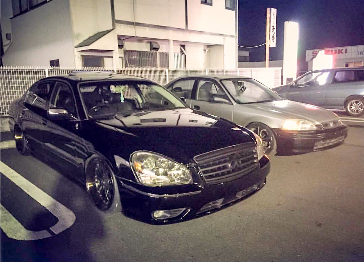 yk_fz08's tweet photo. 【固定】フルUSの50後期シーマ(写真全盛期)とINFINITIQ45に乗ってます。ホイールはVIP MODULAR推しです。早く履かせたいです頑張ります( ^ω^ ) https://t.co/shEtAA12ZW