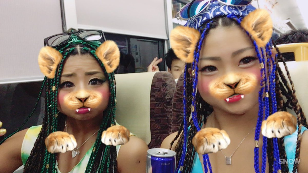 rutatan827's tweet photo. 向かってるぜぃ!!
やっぱり今年も派手に
なってしまった😂
毎年 声かけにくいって
色んな人に言われるけど
声かけて下さ〜い!
は〜い✋🏿(笑)
いってくるぜぃえ😏🤘🏿
#ハイエストマウンテン2017
#HIGHEST_MOUNTAIN
#最高山 https://t.co/k84U0QwVml