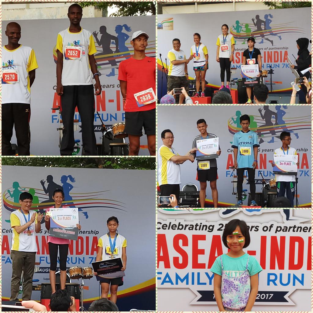 AmbSKReddy's tweet photo. The runners and the winners! @ASEAN @Portal_Kemlu_RI #ASEAN50atASEC @IndianDiplomacy @IndianEmbJkt https://t.co/hS97qfXE7q