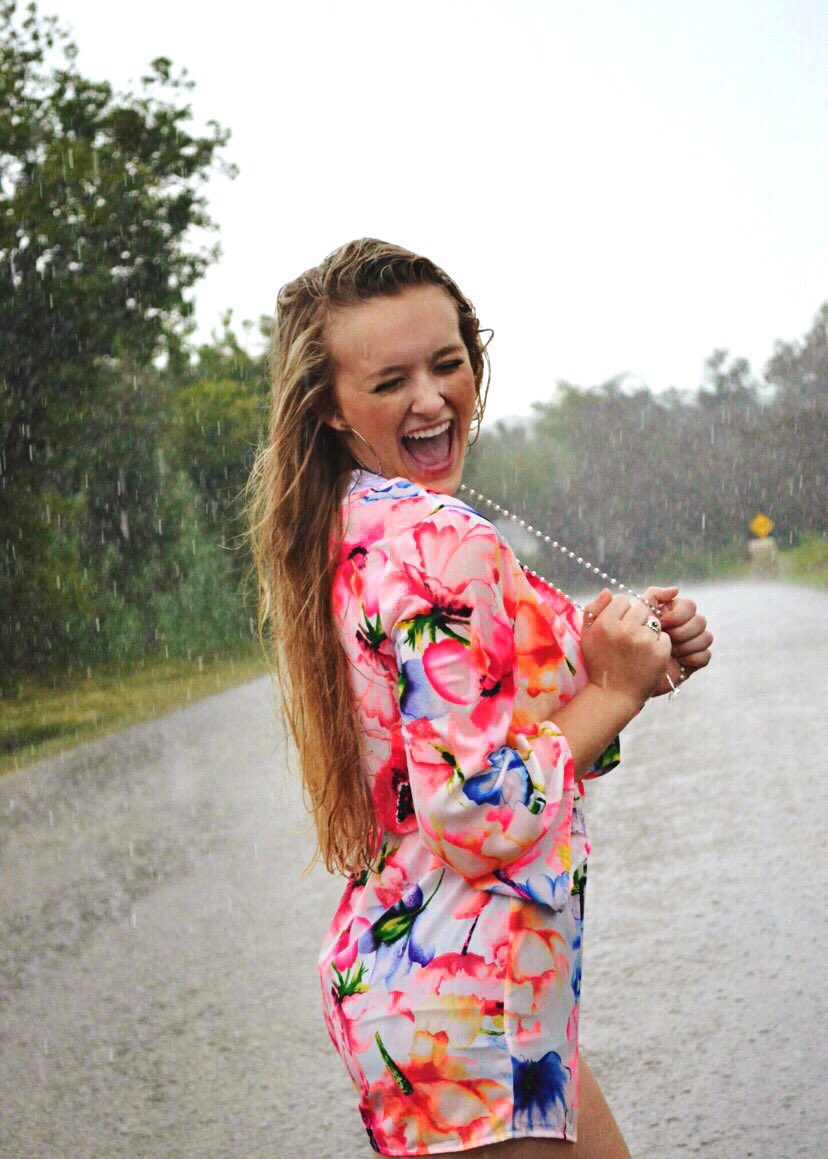 camm_lea's tweet photo. Rain makes me happy (: https://t.co/25mZv0oqjy