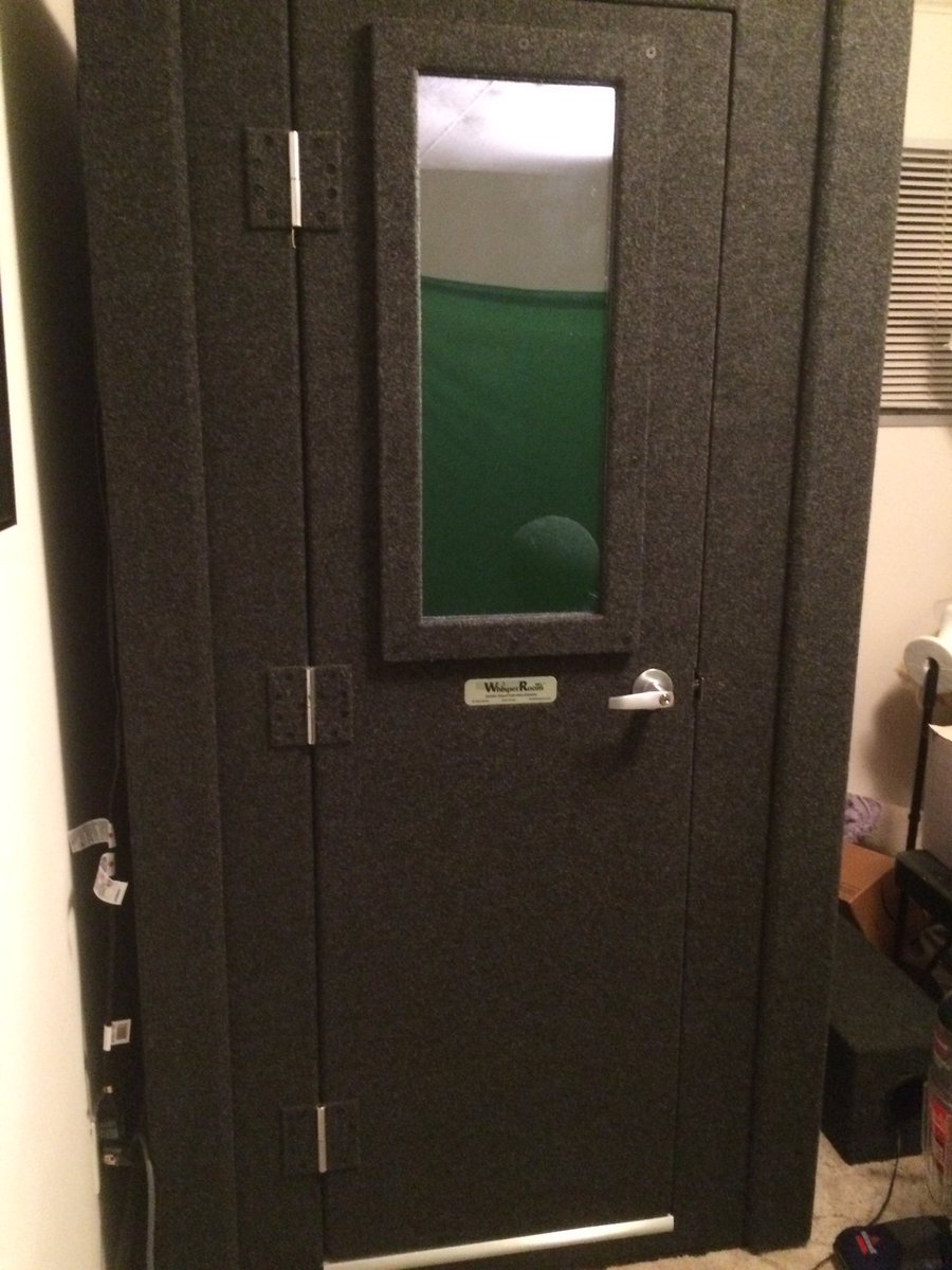 PrincessRizu's tweet image. Achievement unlocked: Professional vocal booth! Goodbye blanket forts! 👍💜