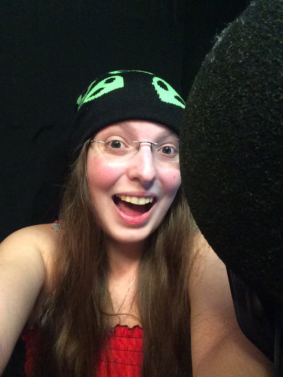 PrincessRizu's tweet image. Achievement unlocked: Professional vocal booth! Goodbye blanket forts! 👍💜