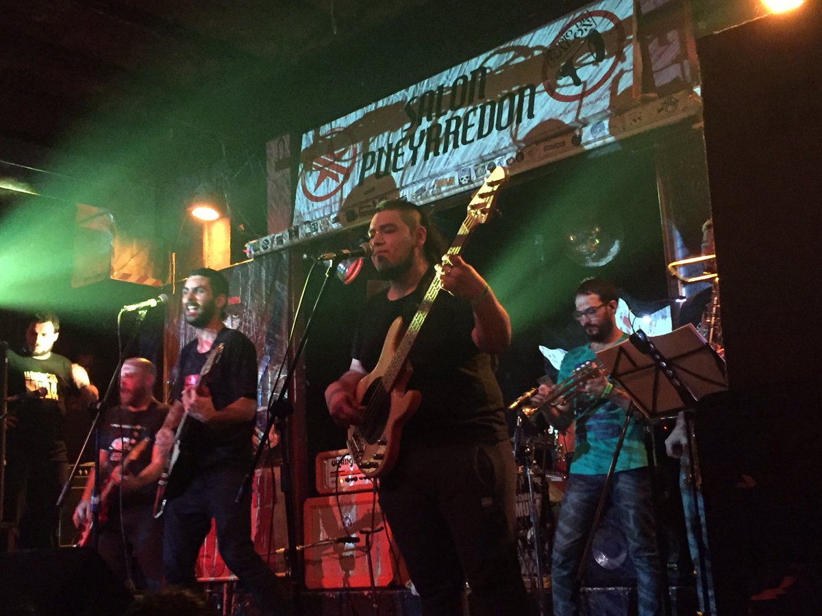 MusicalizandoOK's tweet photo. @ChanchaMuda hizo un gran show en su 2da noche en un @salonpueyrredon agotado.
Tocaron canciones de su 2do disco, #SinfoniasLibertarias https://t.co/vNjRIipWC8