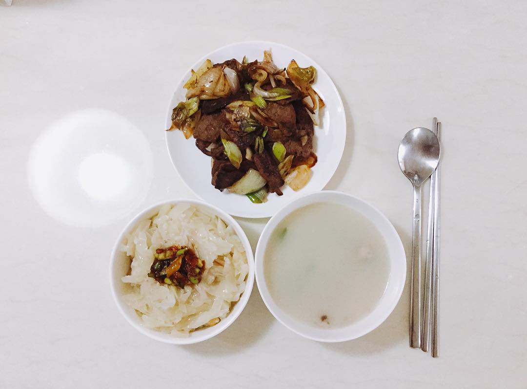 WJSN_INA's tweet photo. 170813 DAYOUNGSTAGRAM update #์ฐ์ฃผ์๋
#๋ค์ #Dayoung
"Today is a healthy day๐๐ช
#Cabbage_rice
#Fried_bean_meat
#ethmoid
#YomKitchen " https://t.co/M6Ln6AETSd