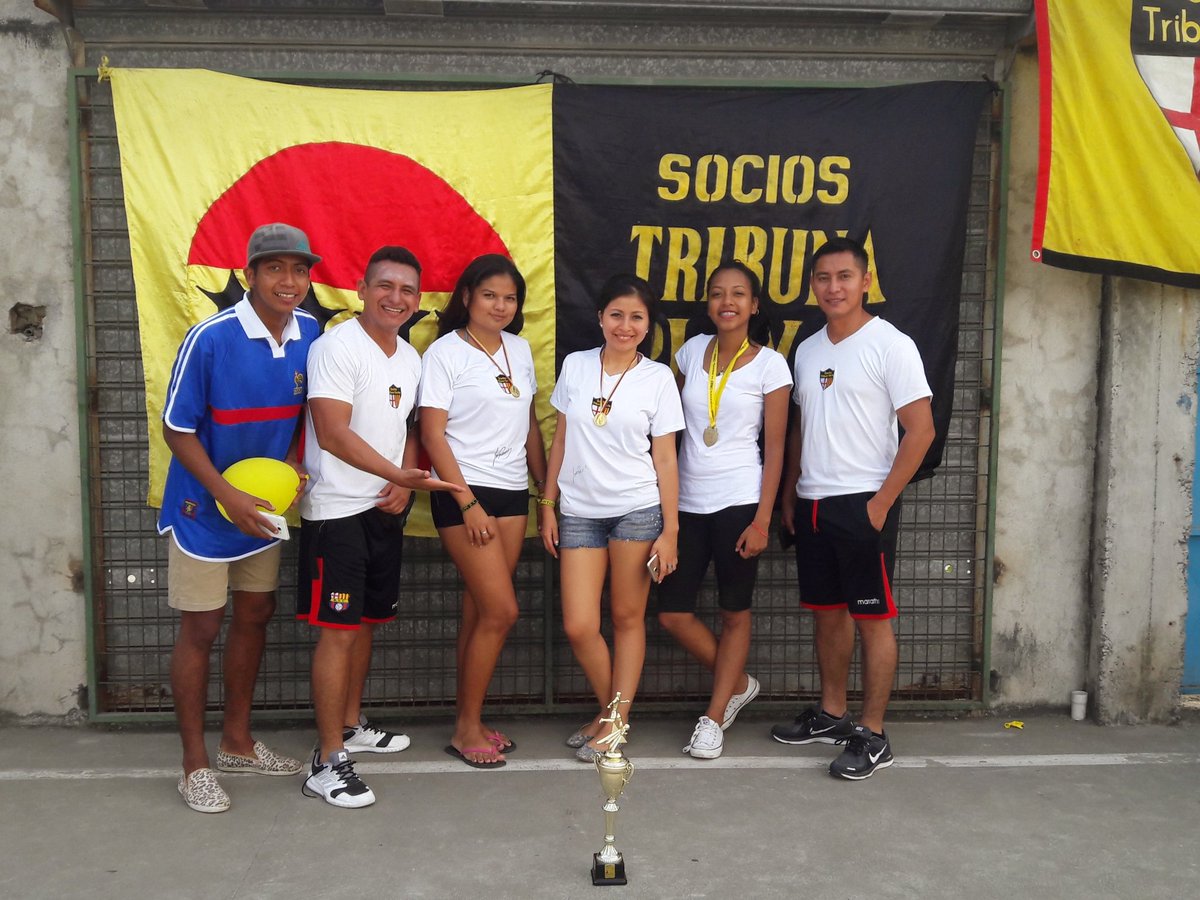fredty_7's tweet photo. Integración #SociosTribunaOeste 
#PlayasPresente 😎 https://t.co/SAHYNC2YBf