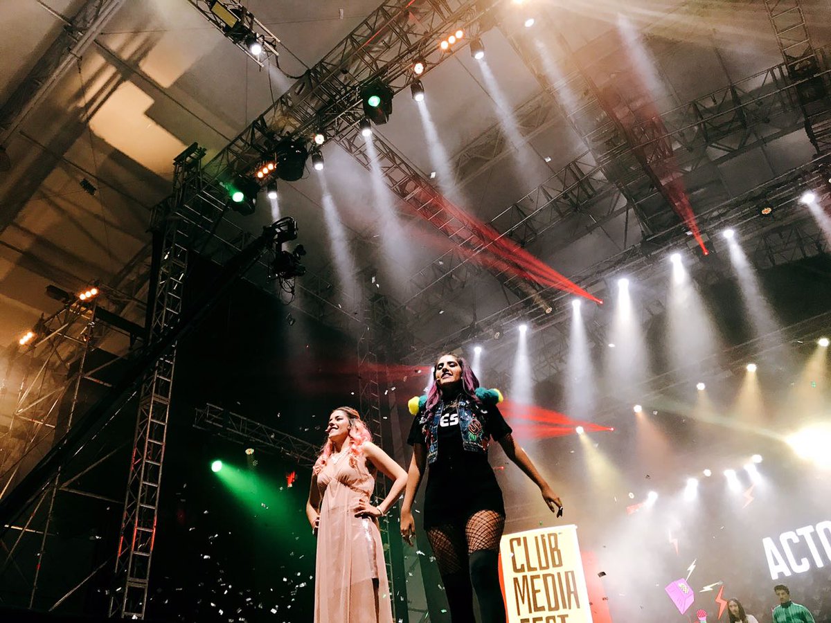 ClubMediaFest's tweet photo. Así cerramos el #CMFColombia!! Gracias a todos los que vinieron!! Nos volveremos a ver…!!! https://t.co/AZWQ8UQnNm