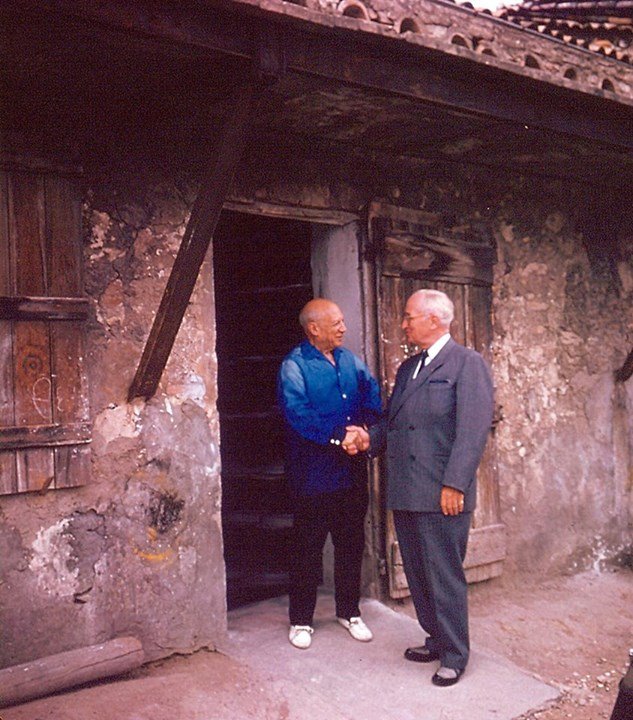 BeschlossDC's tweet image. Harry Truman meets Picasso during summer 1958 trip to Europe:   #HSTL