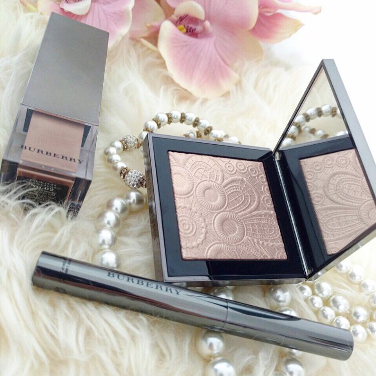 Jordanavargas's tweet photo. I love Burberry ! @Influenster @Burberry #BurberryEssentials #complimentary https://t.co/Qol0YJAK4U