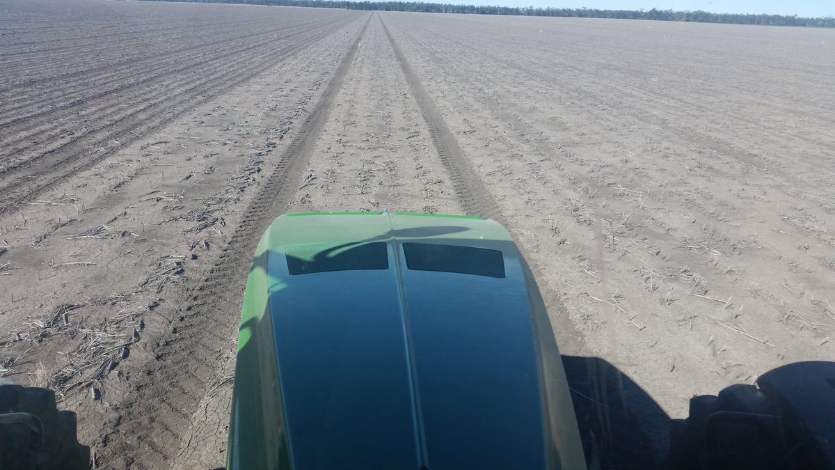 Warraboy's tweet photo. Their's a lot to like about 2cm #Trimble #gps system, on a 3 metre #ctf system. #ausag #agchatoz #nitrogenapplication https://t.co/pDpg0KcuOc