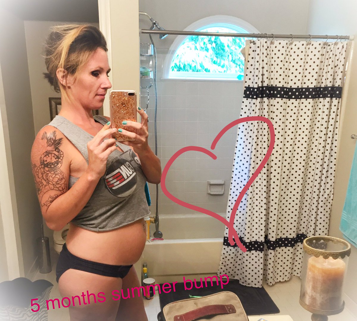 ThePrime714's tweet photo. Can't wait til little man gets here! #november15 #BABYBUMP #6monthspregnant #foot #ultrasound #drewdixon 💙💕💙 https://t.co/sRwuy789jm