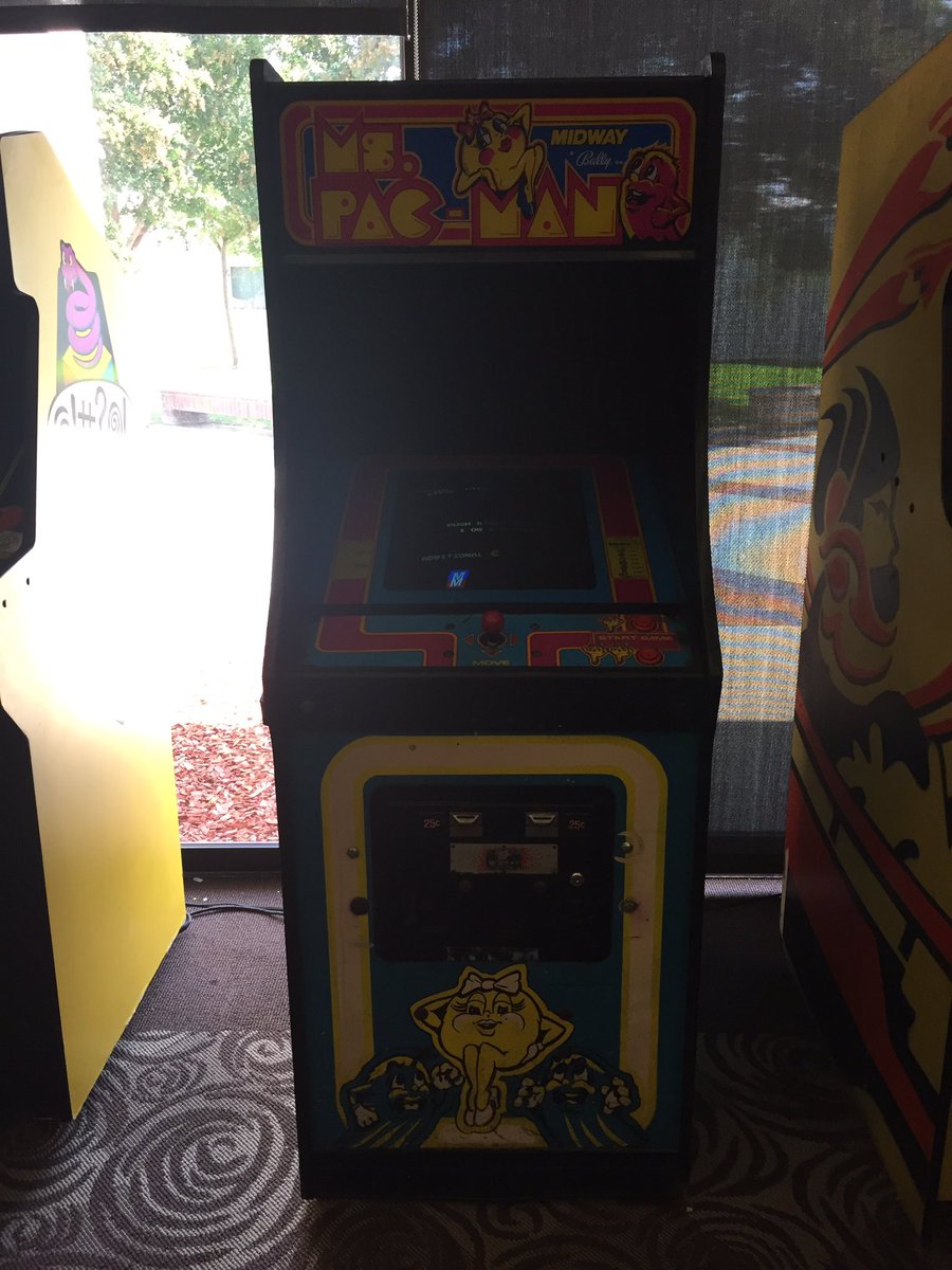 ken2158's tweet photo. Ms. Pac-Man Arcade Cabinet
High Score: 69290
#Yestercon #Yestercon2017 #Yestercon3 #MsPacMan #PacMan #Midway https://t.co/bRcaIzJ9ZB