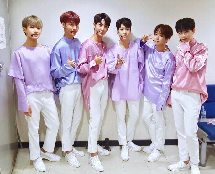 G_BoyFriend's tweet photo. [#BOYFRIEND]
170813 #SBS #인기가요
#보이프렌드 #NEVER_END #Star
#베스트프렌드 덕분에 첫 방송 주가 성공적으로 종료되었습니다👏🏻
앞으로 더 많은 방송에서 더 자주 만나요🤗 https://t.co/fv7fQfzrwN
