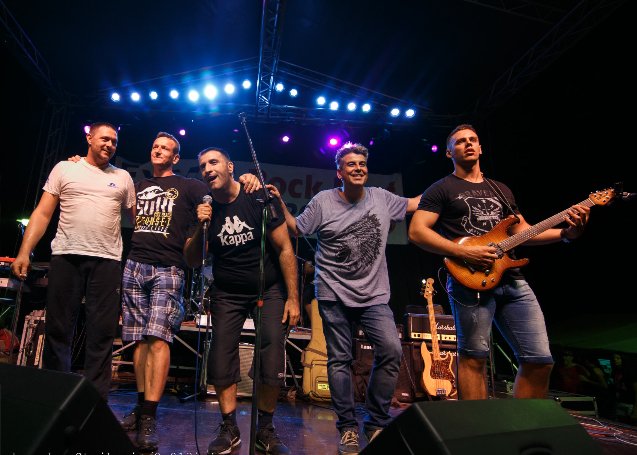 Rezervniplan's tweet photo. A ovako je bilo u Starčevu :) #exyurockfest #rezervniplan https://t.co/bxZQiPHSFm