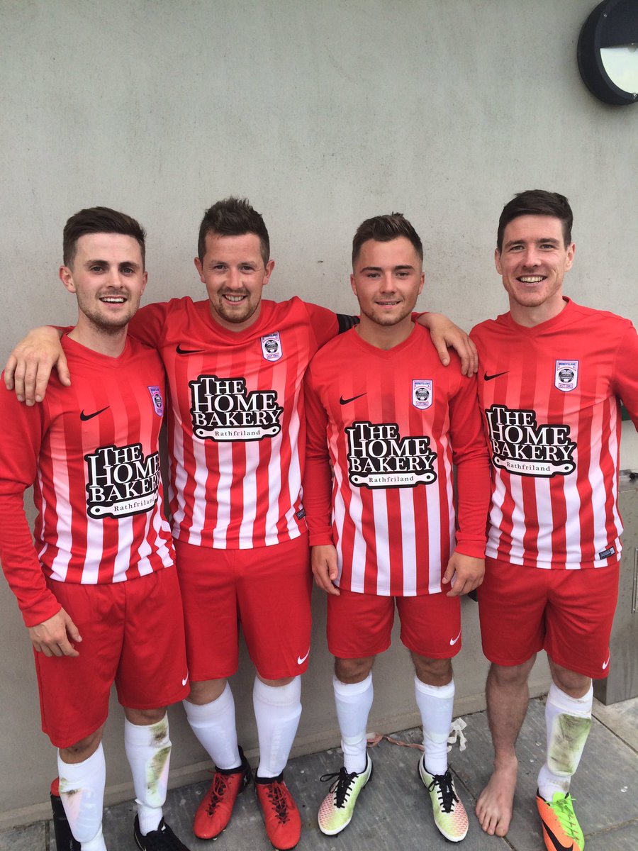 Hard fought 3 points yesterday but the boys make it 3 out of 3!!😁 goal scorers <a href="/johnnykayyyyy/">Johnny Kay</a> <a href="/mark612e/">mark</a> D.Spence and B.kingsmore 🔵⚪️❤️💙