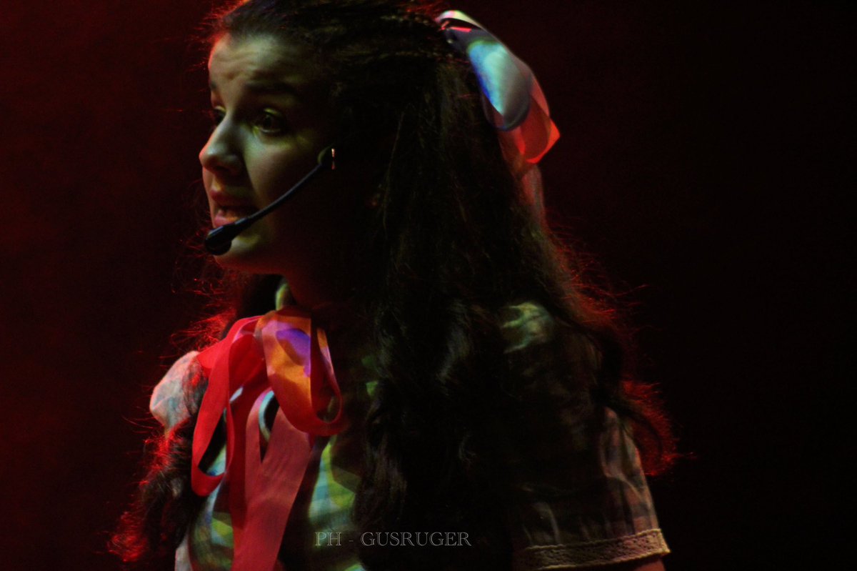 #AliciaATravesDelEspejo 👸Ella es Alicia un encantador y atrapante personaje Interpretado por Daniela Rubiatti