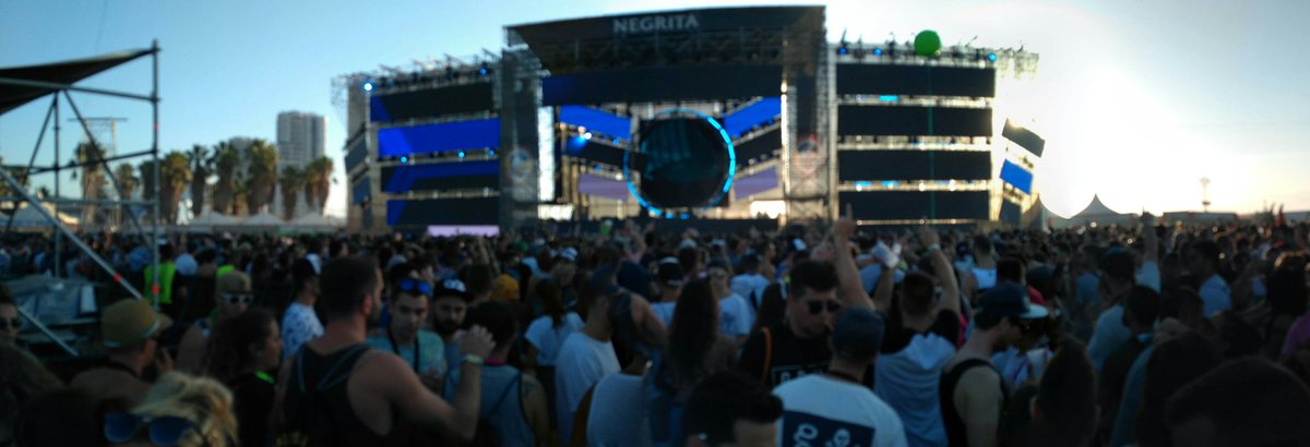 _SergioDj_'s tweet photo. Nic Fanciulli no tiene ganas de irse. Musicón! #dormiresdecobades https://t.co/diPH6CTz8B