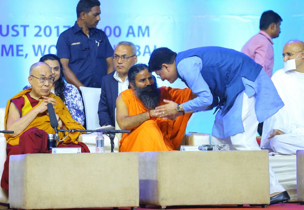 PiyushGoyal's tweet photo. Talked about the concept of Vasudhaiva Kutumbakam to bring unity in the world at the event "Unity in Diversity - Indian Heritage", in Mumbai https://t.co/FqH3Jogp01
