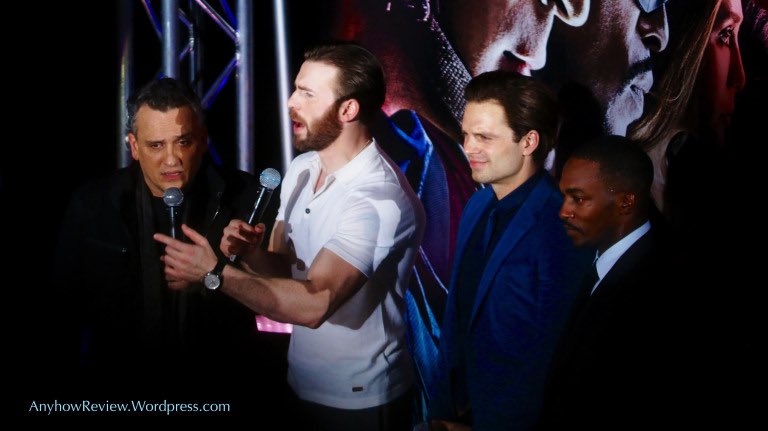 CEvansNews's tweet photo. #SebstantialSunday Joe Russo, Sebastian, Anthony, and Chris at the Singapore Premiere of CA: Civil War (2016) https://t.co/LojZWQ0I0t https://t.co/PMZXEhxRnF