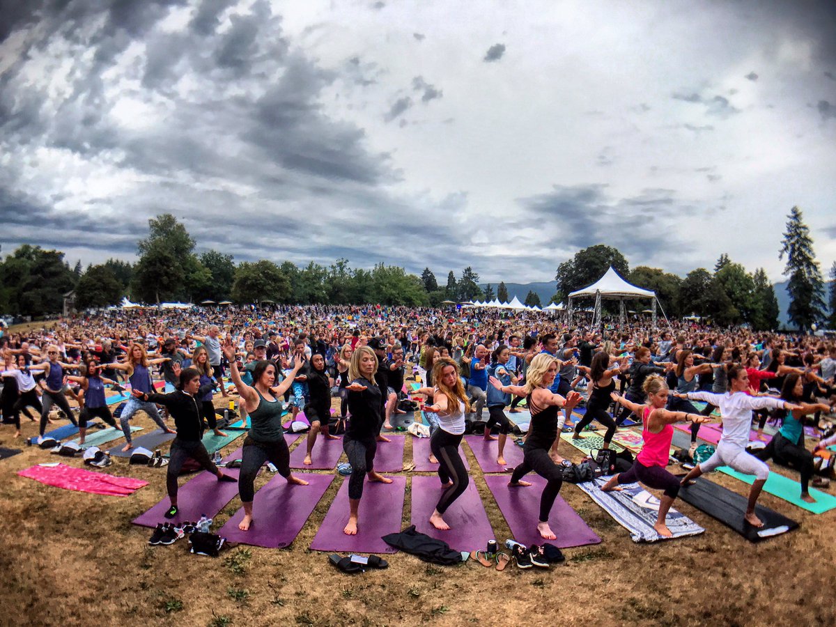 Dave_Mari's tweet photo. #YogaRunParty #Seawheeze Sunset Festival thank you @lululemon for another great event! #lululemon #MoreThanMiles @SeaWheeze https://t.co/Qq94pij6AL