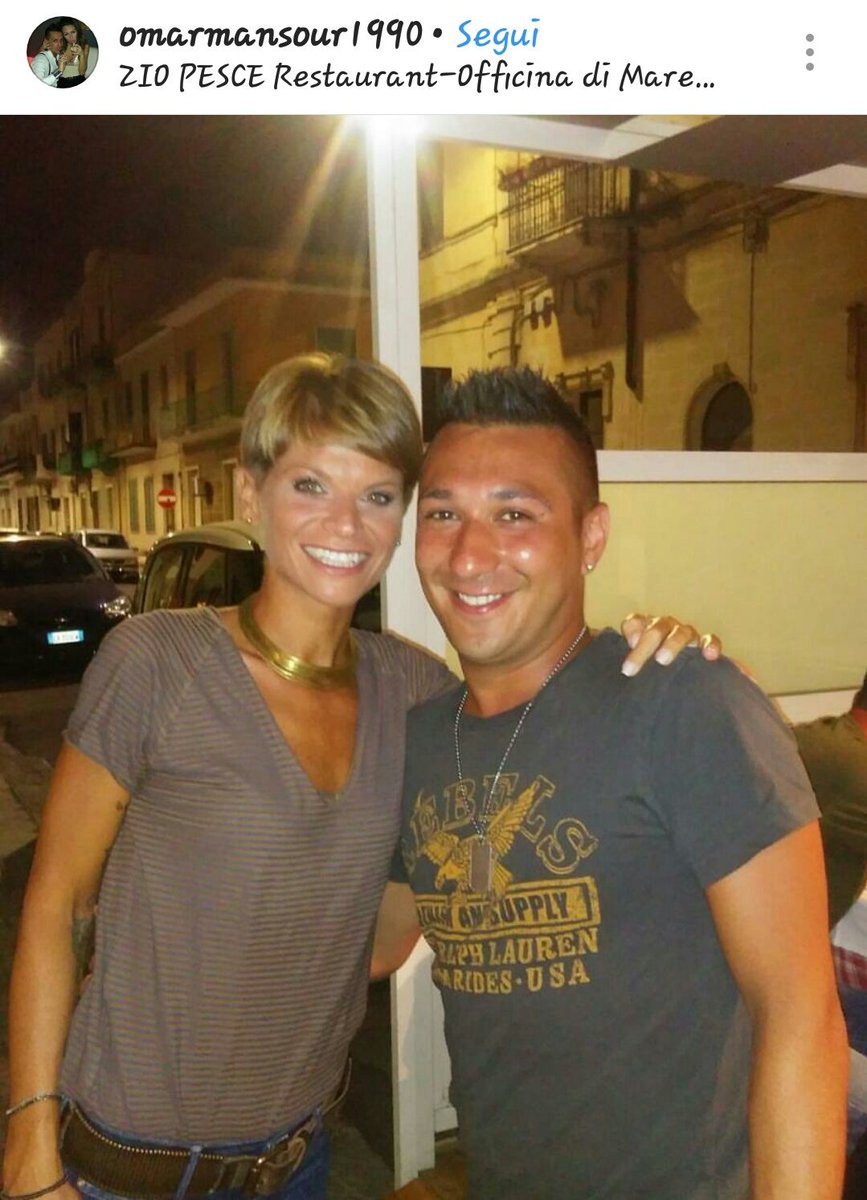 Ele_t7's tweet photo. ALE ieri al ristorante a festeggiare e mangiare pesce🐟😎😋❤⚘ https://t.co/hBKTKDj0zi