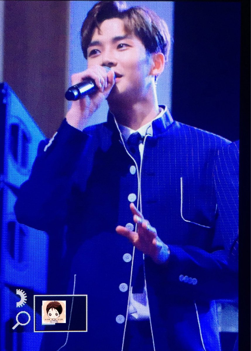 kimmo_rw's tweet photo. 170813 #SF9 #에스에프나인 #로운 #ROWOON FM https://t.co/fmag045Ncr