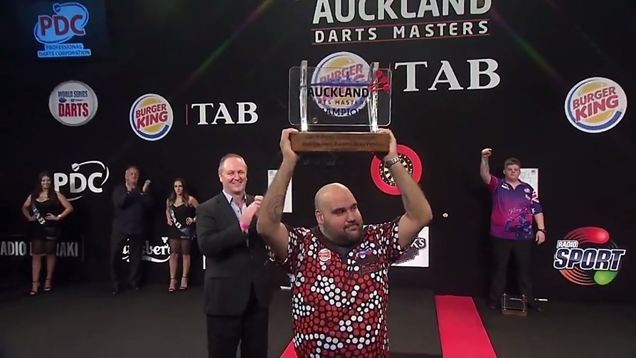 AlanWarriner's tweet image. Well done @KyleDarts he follows up a Maiden #pdcPC last weekend with The #AucklandMasters #AussieOnFire Lots of players touting for #PL2018