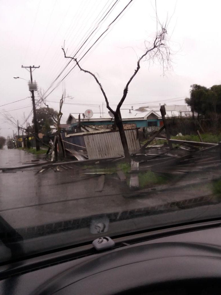 HotelSierraAlfa's tweet photo. #LosAngelesCL Calle Valdivia entre Latorre y Orompello.
Precaución! @infobiobio https://t.co/ECmsc7wkb9
