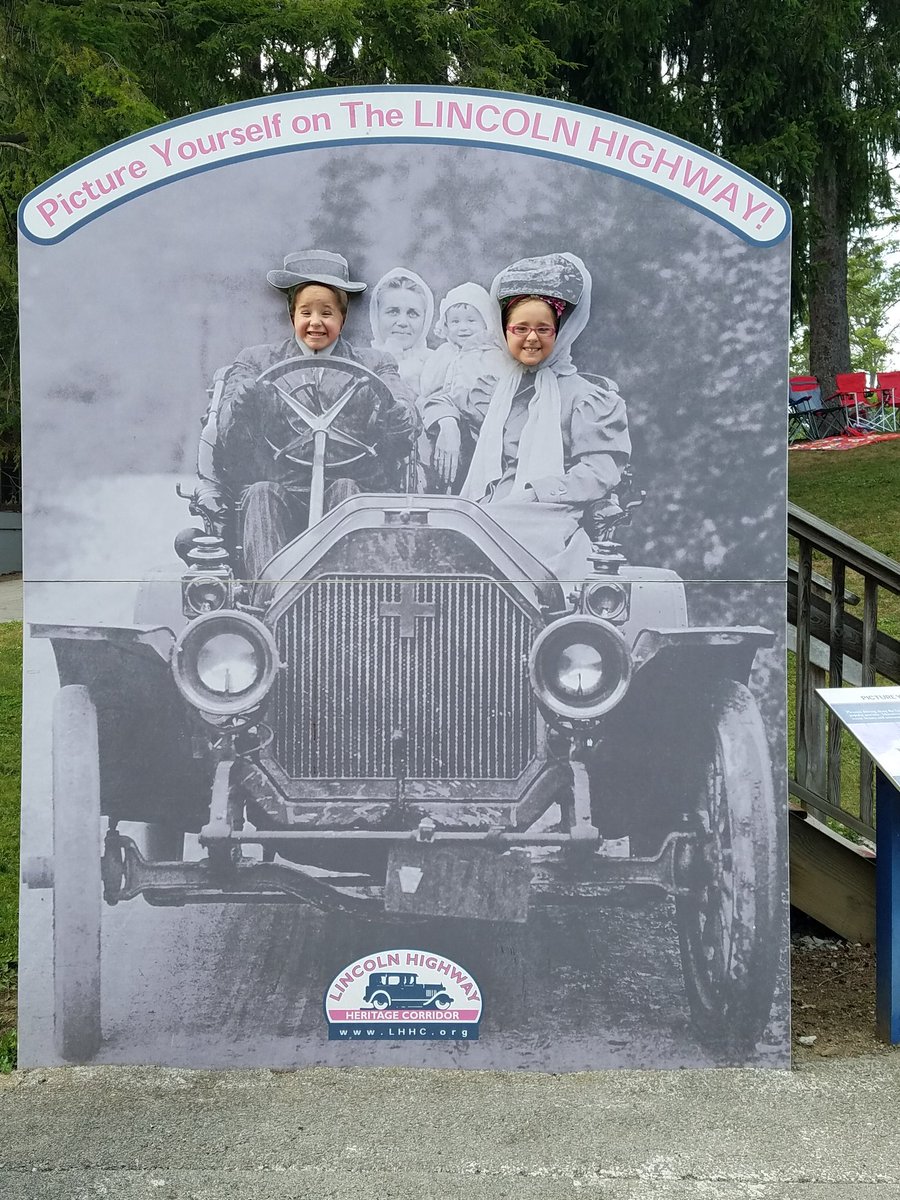 JCPHappyGirl's tweet photo. The kids enjoying a photo opportunity at #Idlewildpark #ItalianDay https://t.co/CfUOpOlzdb